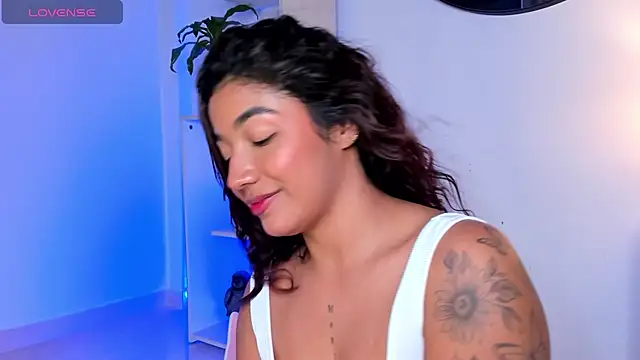Snapshot of martina_roldam chatting on 01-29-25, 04:36 martina roldam online show from 01-29-25, 04:36