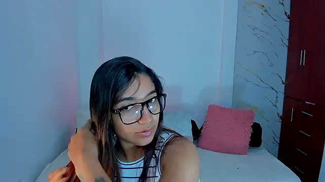 martina roldam online show from 04-22-26, 01:23