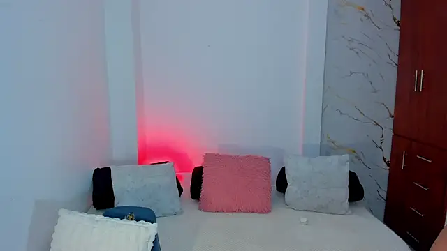 martina roldam online show from 04-28-26, 12:42