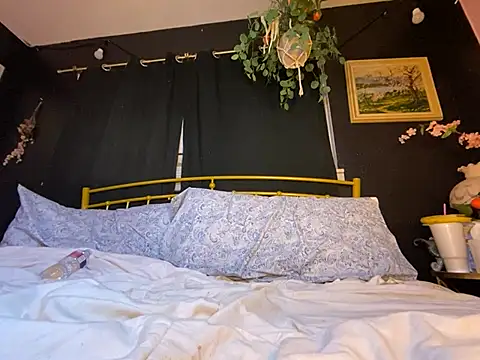 Snapshot of Spacetrvin chatting on 01-07-25, 02:31 Spacetrvin online show from 01-07-25, 02:31