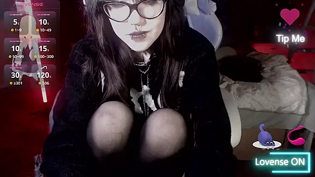 Snapshot of chloe_crystall_killer chatting on 09-19-25, 01:09 chloe crystall killer online show from 09-19-25, 01:09