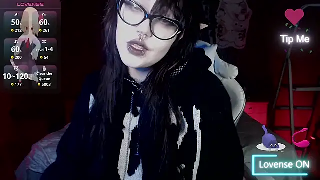 Snapshot of chloe_crystall_killer chatting on 09-24-25, 01:24 chloe crystall killer online show from 09-24-25, 01:24