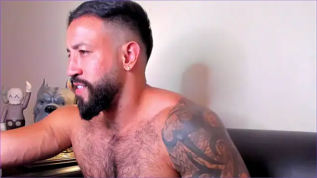 BradLeon  online show from 12-22-25, 02:11