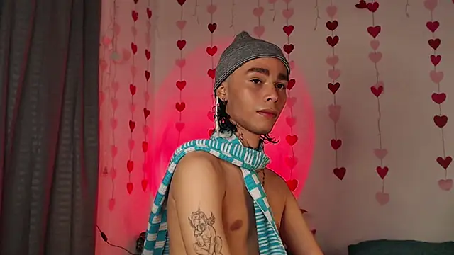 Snapshot of seven7xis chatting on 02-18-25, 04:58 seven7xis online show from 02-18-25, 04:58