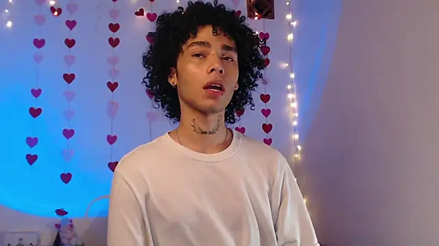 Snapshot of seven7xis chatting on 02-12-25, 04:23 seven7xis online show from 02-12-25, 04:23