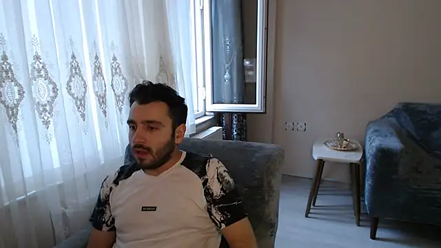 handsomeee04 online show from 05-24-26, 04:23