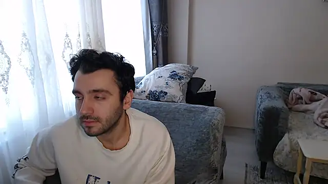 handsomeee04 online show from 04-25-26, 03:53