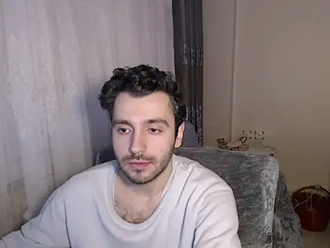 handsomeee04 online show from 04-13-26, 10:36