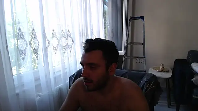 handsomeee04 online show from 07-15-26, 03:41