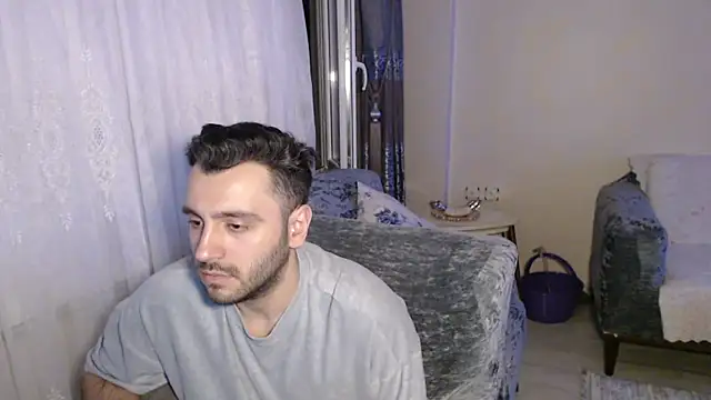 handsomeee04 online show from 06-17-26, 10:19