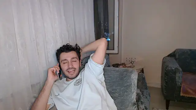 handsomeee04 online show from 06-13-26, 11:13