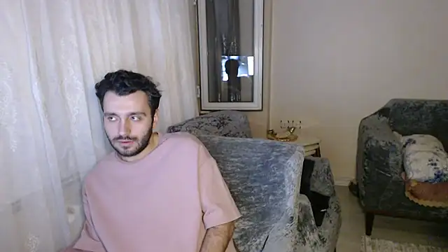 handsomeee04 online show from 06-10-26, 01:40
