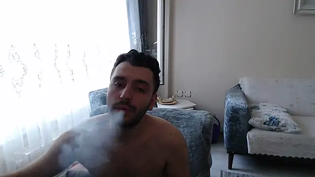 handsomeee04 online show from 06-18-26, 12:21