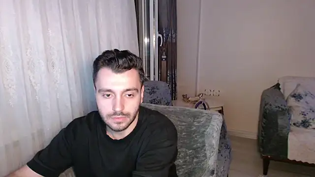 handsomeee04 online show from 06-19-26, 10:36