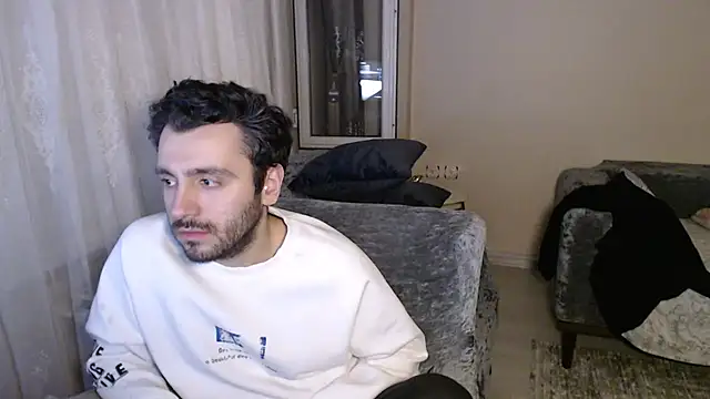 handsomeee04 online show from 04-21-26, 12:23
