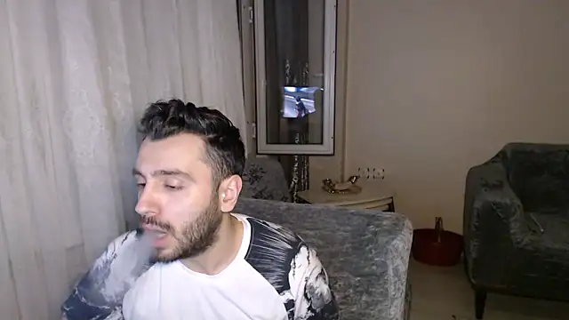 handsomeee04 online show from 05-09-26, 10:13
