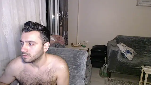 handsomeee04 online show from 05-12-26, 11:33