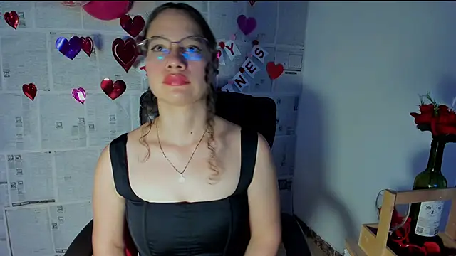 emmaTorres1 online show from 02-13-25, 10:00