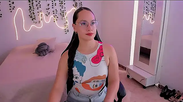emmaTorres1 online show from 10-06-25, 02:07