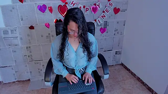 emmaTorres1 online show from 02-15-25, 04:56