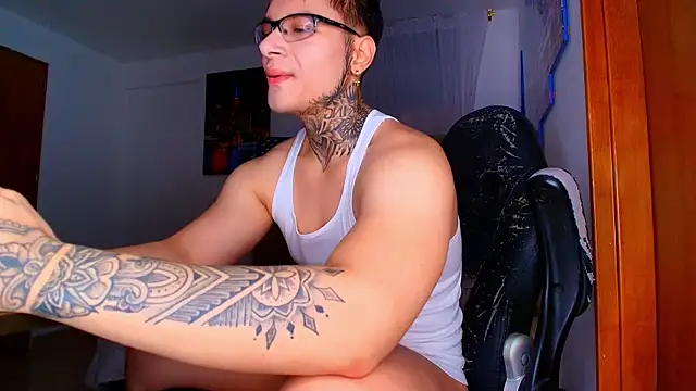 DennisWalkerr online show from 10-06-25, 12:34