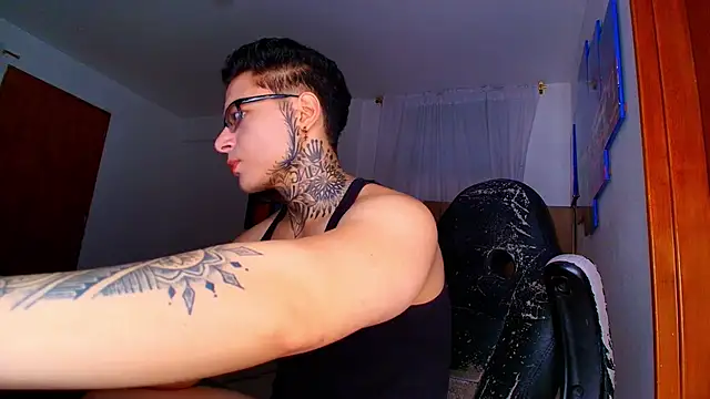 DennisWalkerr online show from 10-25-25, 11:05