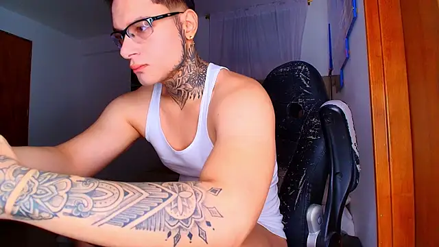 DennisWalkerr online show from 10-02-25, 11:52