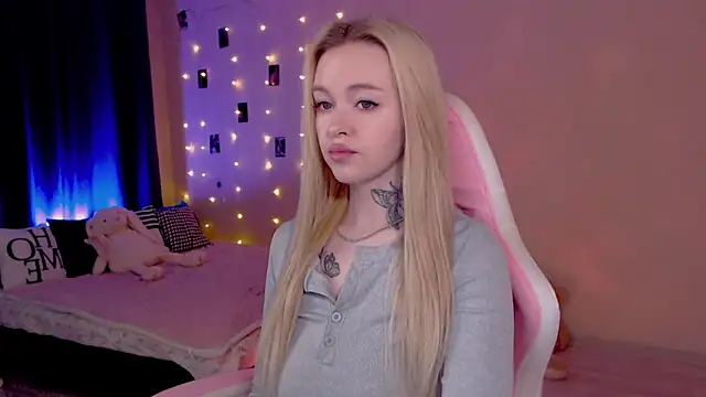 Snapshot of Naughty_Mable chatting on 06-05-26, 12:59 Naughty Mable online show from 06-05-26, 12:59