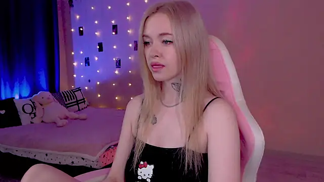 Snapshot of Naughty_Mable chatting on 06-29-26, 11:48 Naughty Mable online show from 06-29-26, 11:48