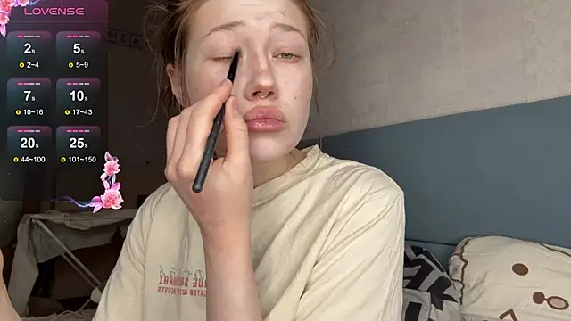 Snapshot of eva_varnerr chatting on 03-01-26, 10:32 eva varnerr online show from 03-01-26, 10:32