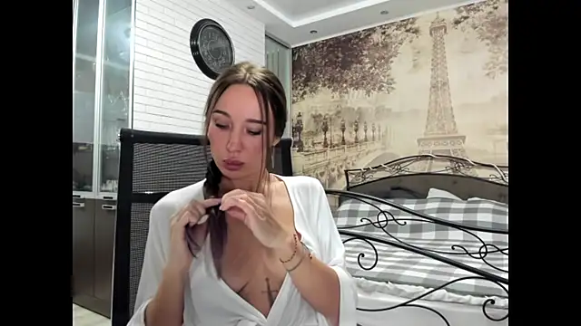 Snapshot of One_of_the_girls chatting on 09-29-25, 08:03 One of the girls online show from 09-29-25, 08:03