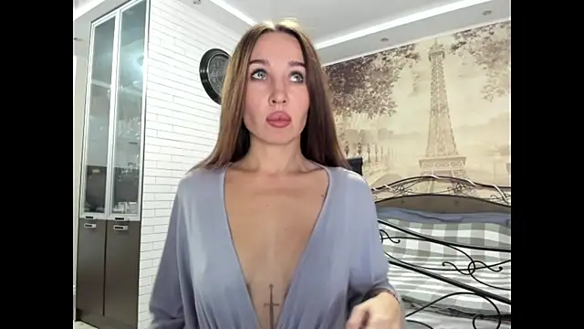 Snapshot of One_of_the_girls chatting on 10-17-25, 05:37 One of the girls online show from 10-17-25, 05:37