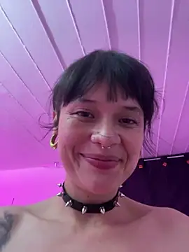 Snapshot of rousstattoo chatting on 01-21-25, 06:22 rousstattoo online show from 01-21-25, 06:22