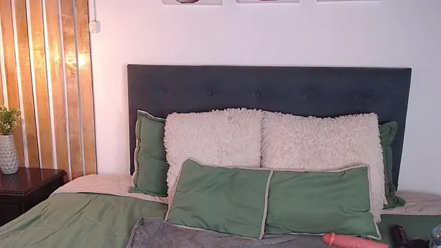 nikkystorm1  online show from 06-10-26, 03:13
