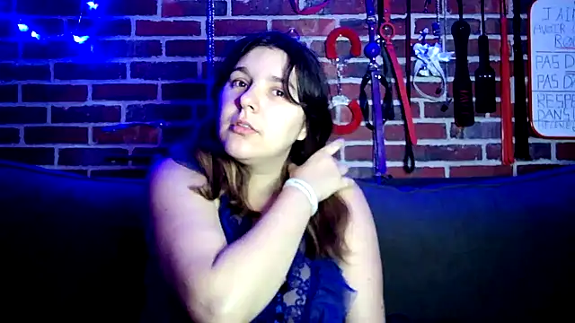 Heleneecesmecs2 online show from 11-17-25, 03:21