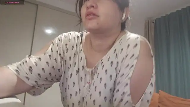 MommyHelpsmee online show from 11-04-25, 09:57