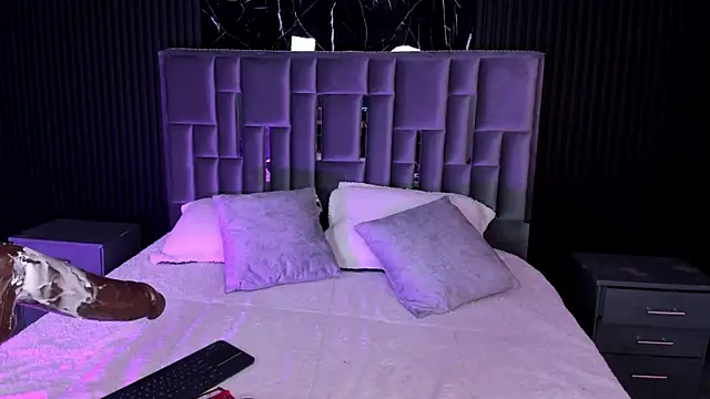 LolaAngellx online show from 11-18-25, 09:01