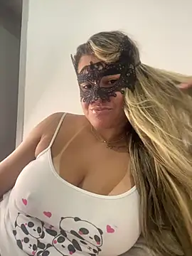 Casadadelicia26 online show from 05-04-26, 03:54