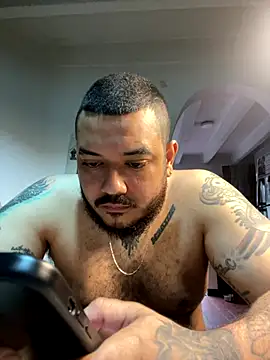 El Titan1998 online show from 12-18-25, 02:10