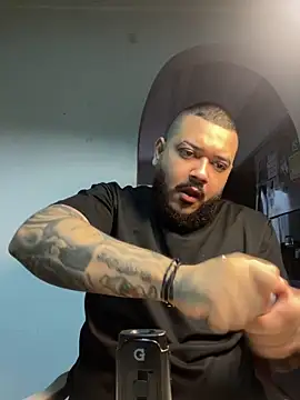 El Titan1998 online show from 12-21-25, 12:07