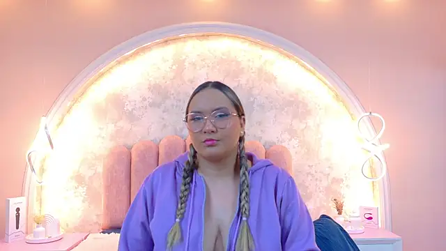 MiaLaurents online show from 01-14-26, 04:49