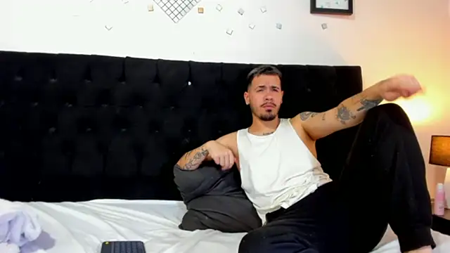 Ari Feat Zayn online show from 02-16-25, 06:10