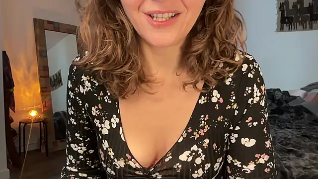 leahsparkles online show from 12-03-25, 02:16