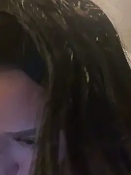 Snapshot of Mariapaula chatting on 02-06-25, 02:33 Mariapaula online show from 02-06-25, 02:33