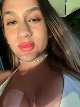 Snapshot of Mariapaula chatting on 02-06-25, 08:34 Mariapaula online show from 02-06-25, 08:34