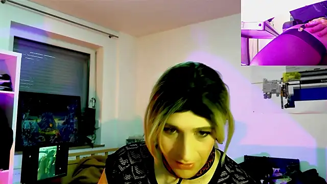 Snapshot of DYasmin69 chatting on 02-15-25, 07:27 DYasmin69 online show from 02-15-25, 07:27