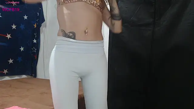 NaughtyBarbie19 online show from 10-22-25, 11:03