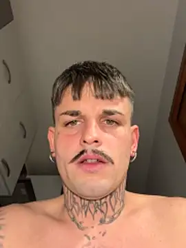 Snapshot of D3V0Z chatting on 11-14-25, 10:13 D3V0Z online show from 11-14-25, 10:13