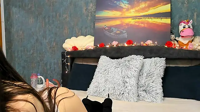 EmaLowe online show from 03-05-25, 04:13