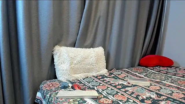 Snapshot of TORALAY chatting on 02-14-25, 08:37 TORALAY online show from 02-14-25, 08:37